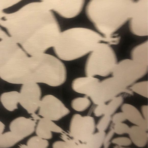 Black and White Silky Lightweight Top Plus Size - Picture 3 of 4